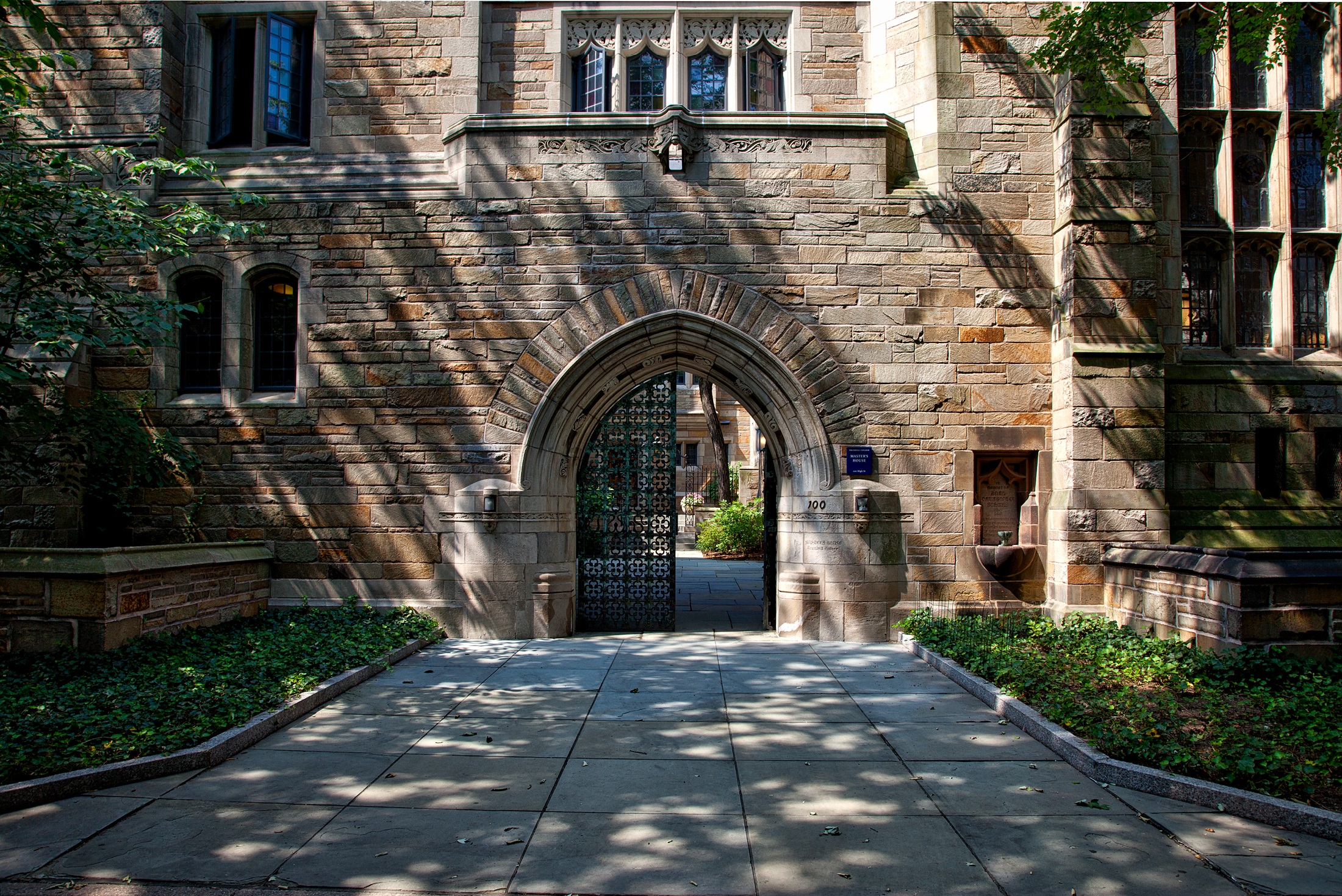 yale-university-campus-college